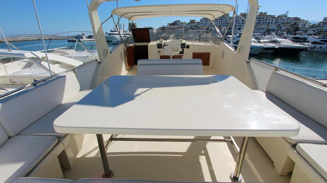 Hotel Yacht Our Alissa Sant Adrià de Besòs Esterno foto