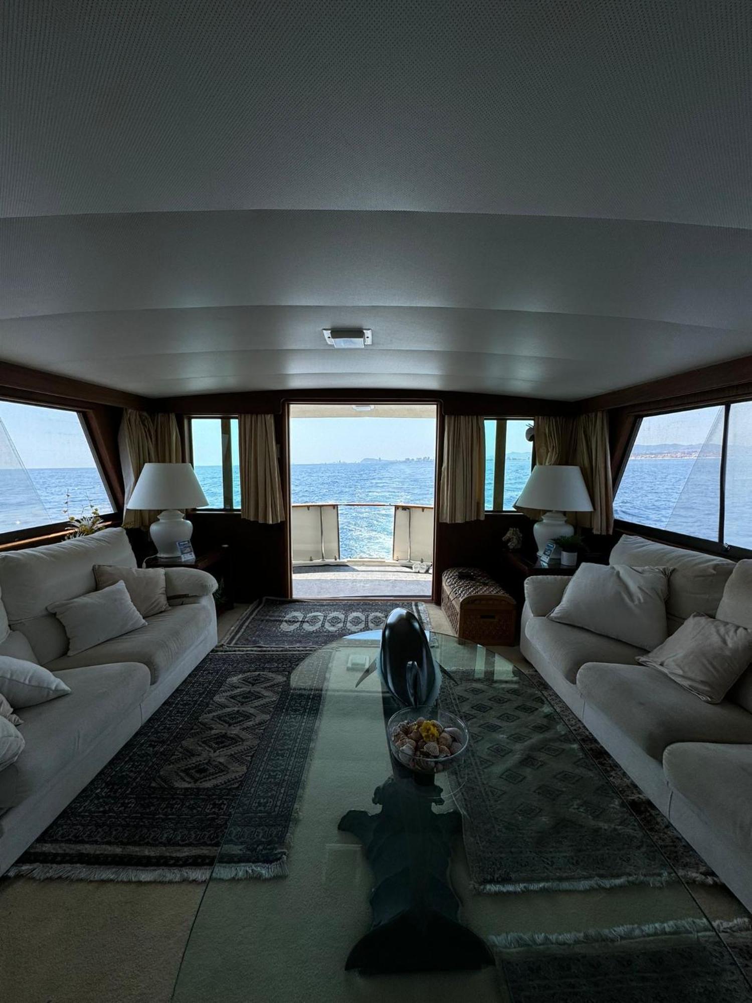 Hotel Yacht Our Alissa Sant Adrià de Besòs Esterno foto